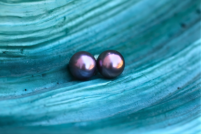 The Pearl Girl Stud