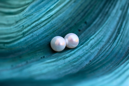 The Pearl Girl Stud