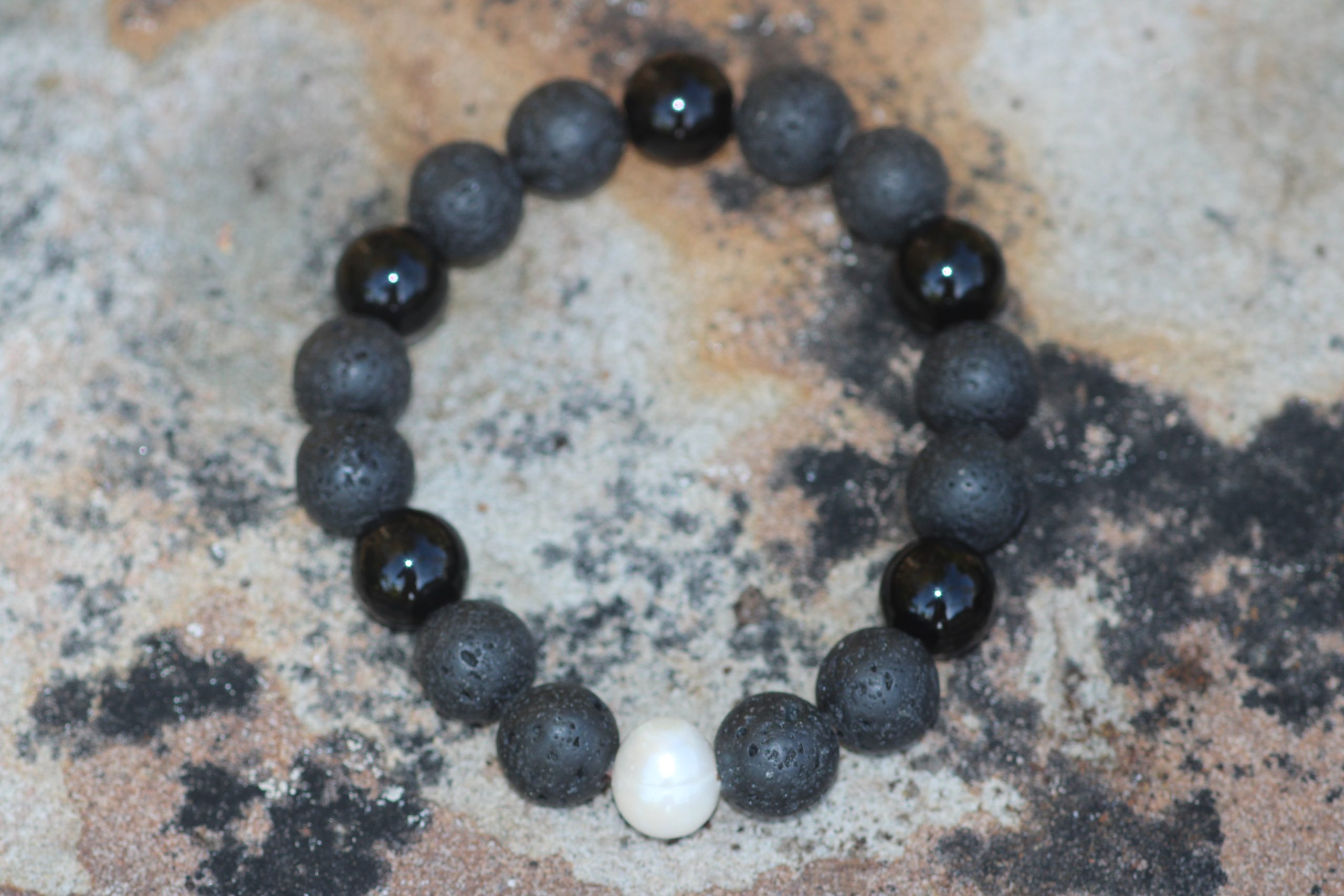 Jordan Bracelet (Onyx/Lava/Pearl)