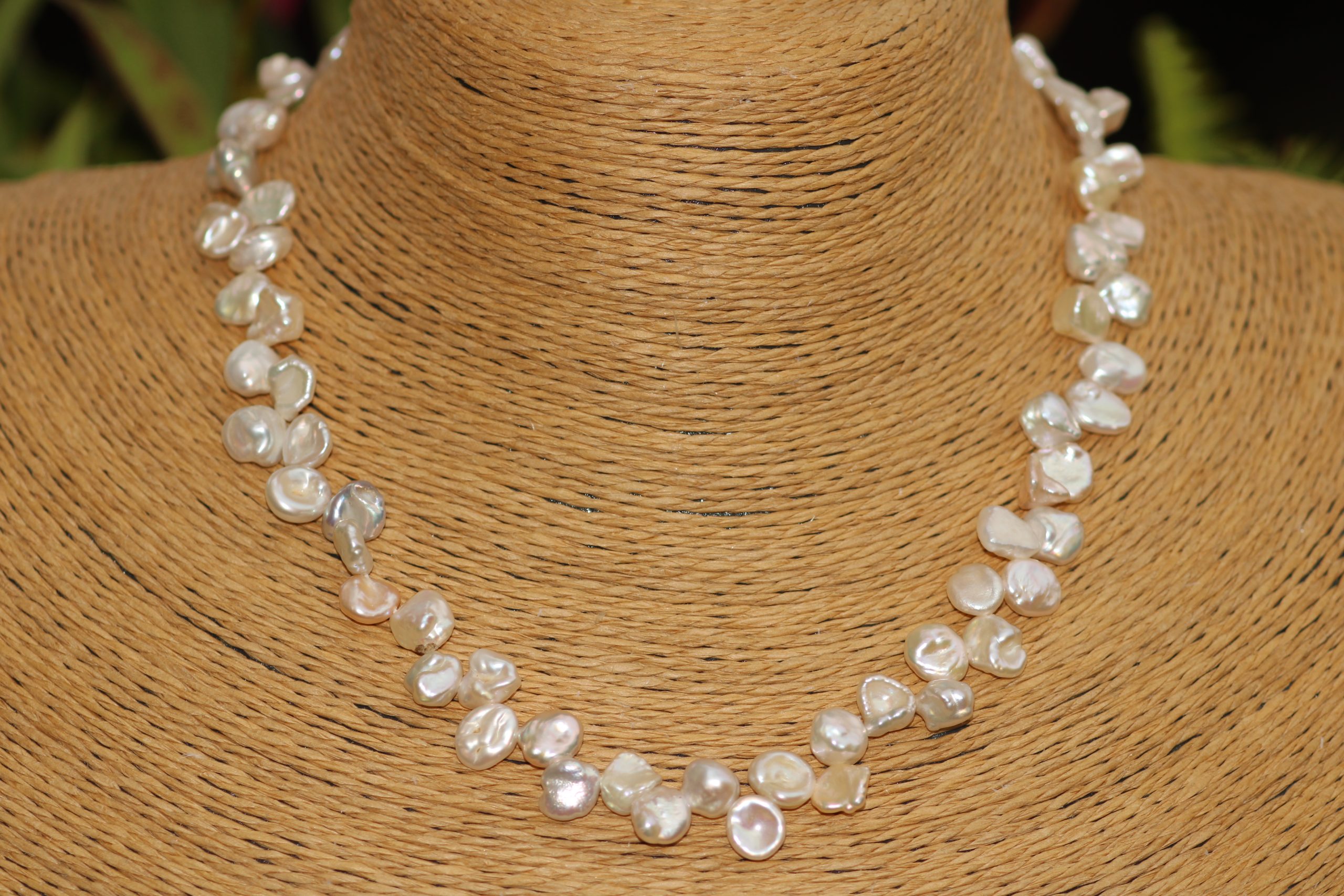 Valentina (Keshi Pearls shown in White)