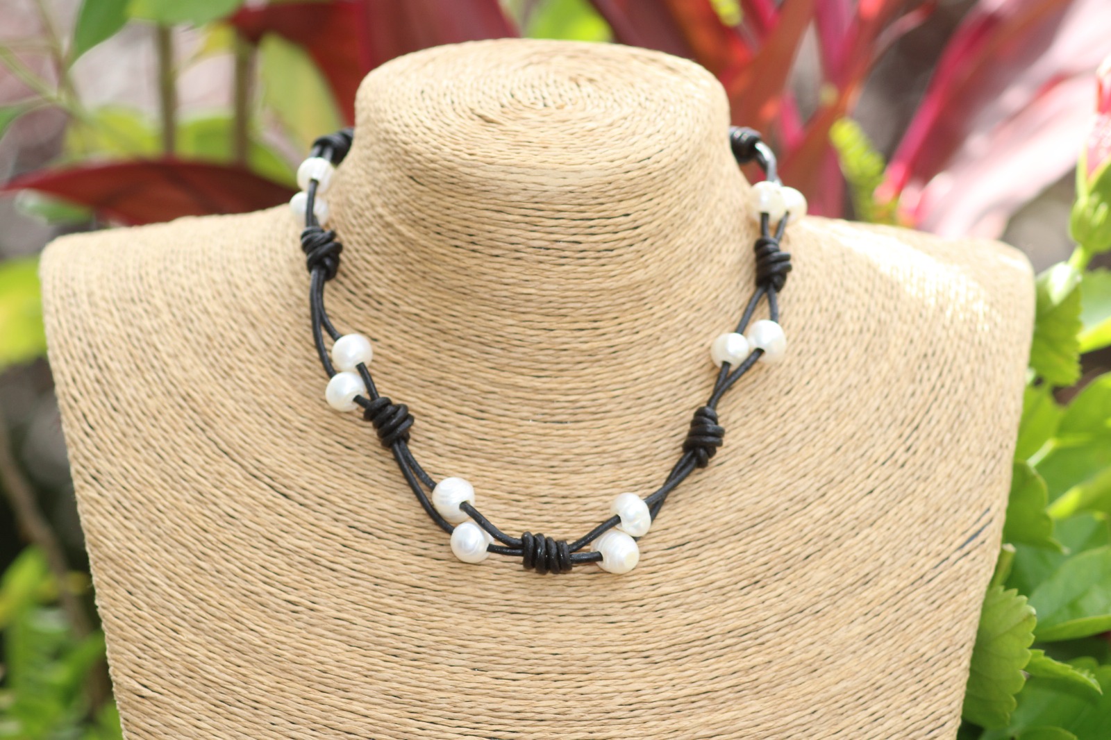 Babette  (Leather/Pearl)