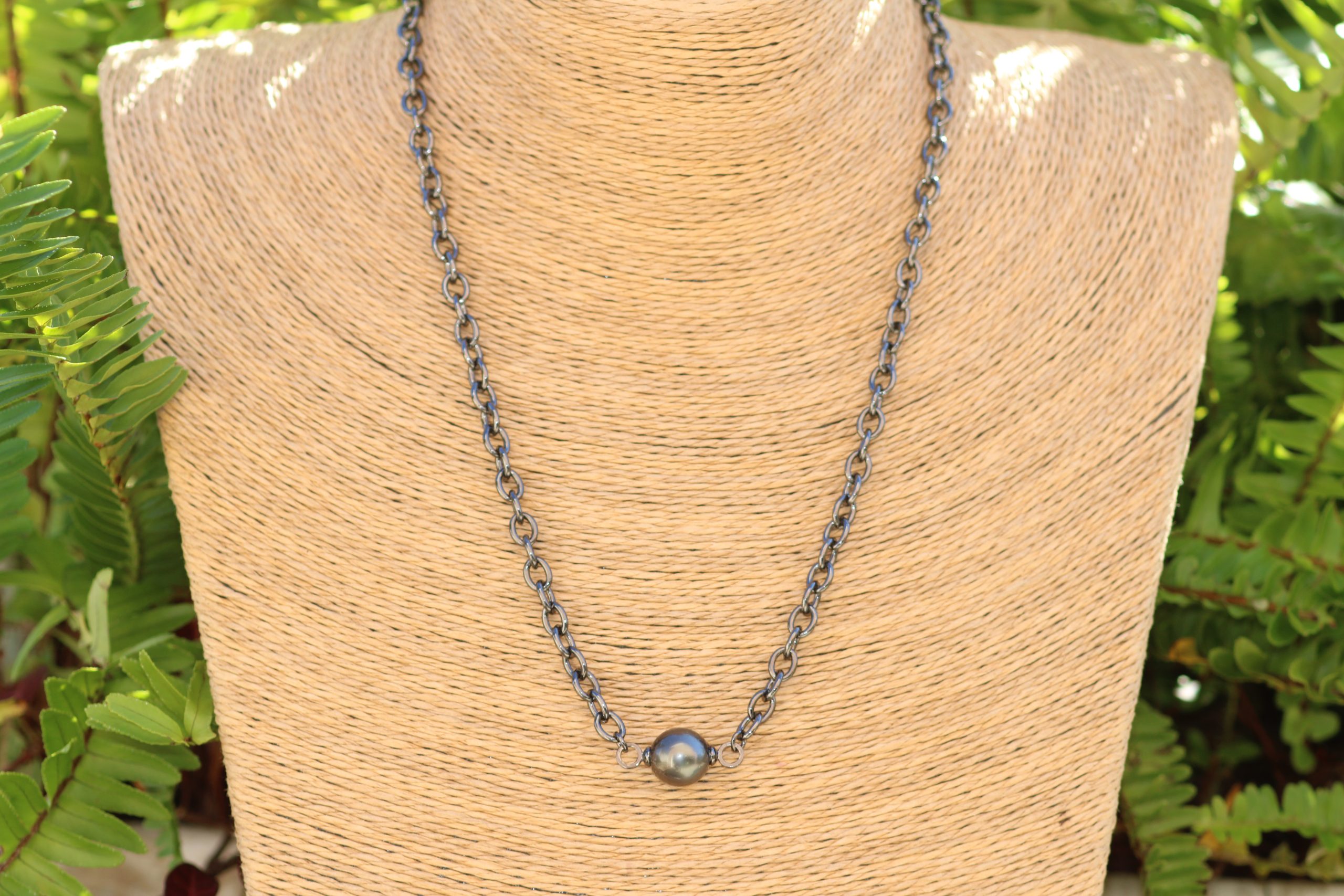 Keanu Necklace
