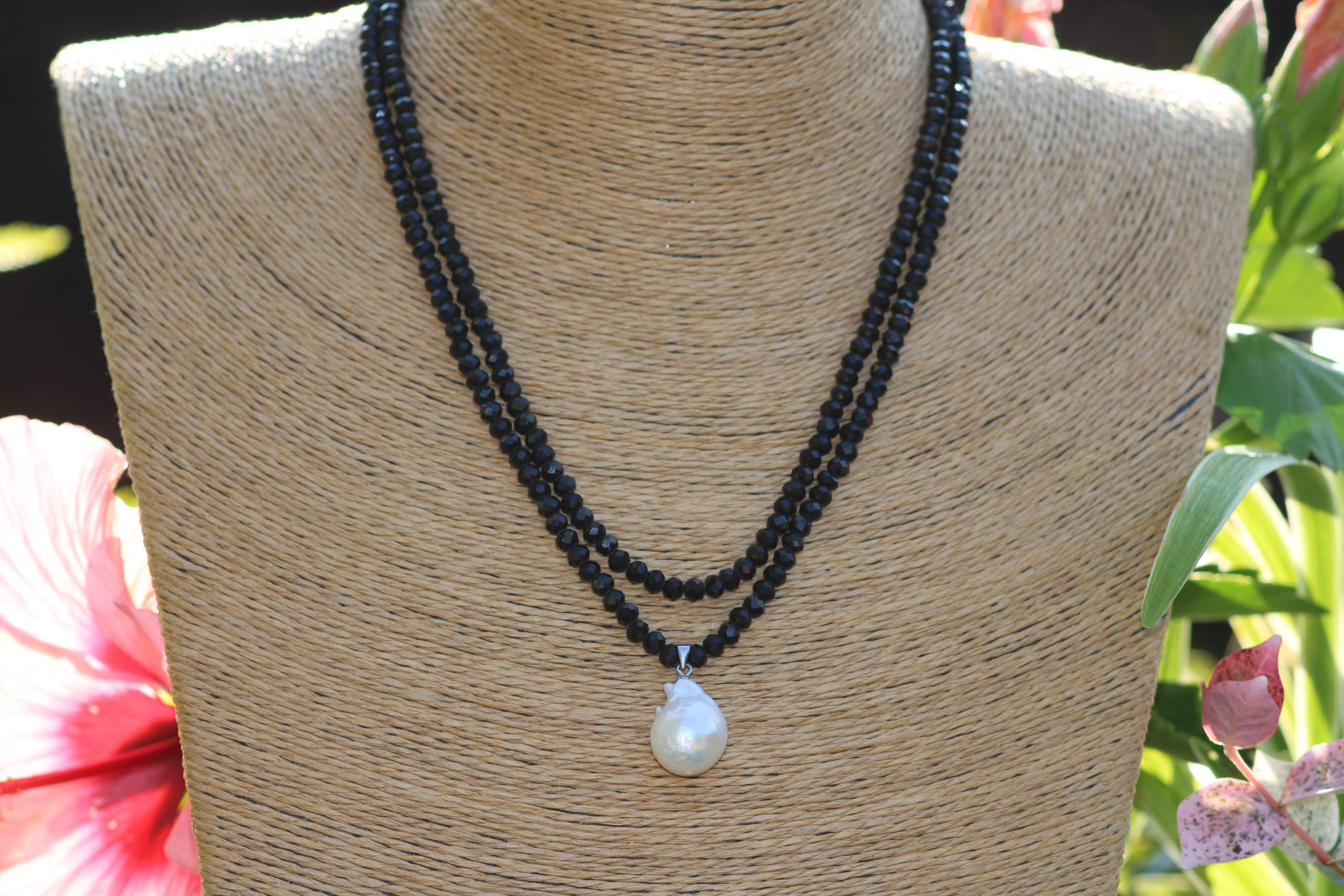 Zadia (Onyx/White)