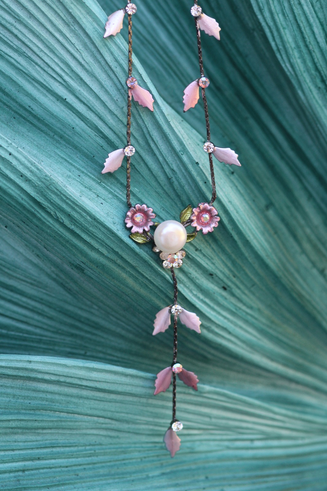 SARITA NECKLACE - Cotton Candy/Snow White