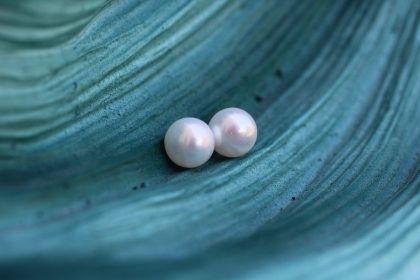 The Pearl Girl Stud - Snow White